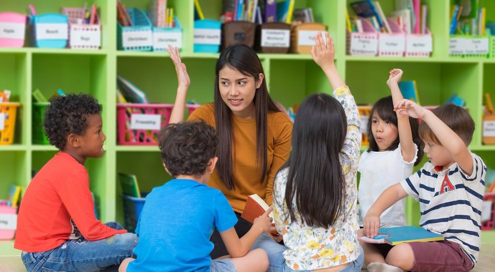 Menschen Ins Leben Begleiten Ausbildung Zur Erzieherin Zum Erzieher