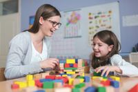 In Kindergärten kümmern sich Heilerziehungspfleger vor allem um Kinder, die an Autismus oder Aufmerksamkeitsdefizitstörung leiden. Geduld ist dabei ebenso gefragt wie zwischenmenschliche Fähigkeiten. Foto: lordn/fotolia/randstad