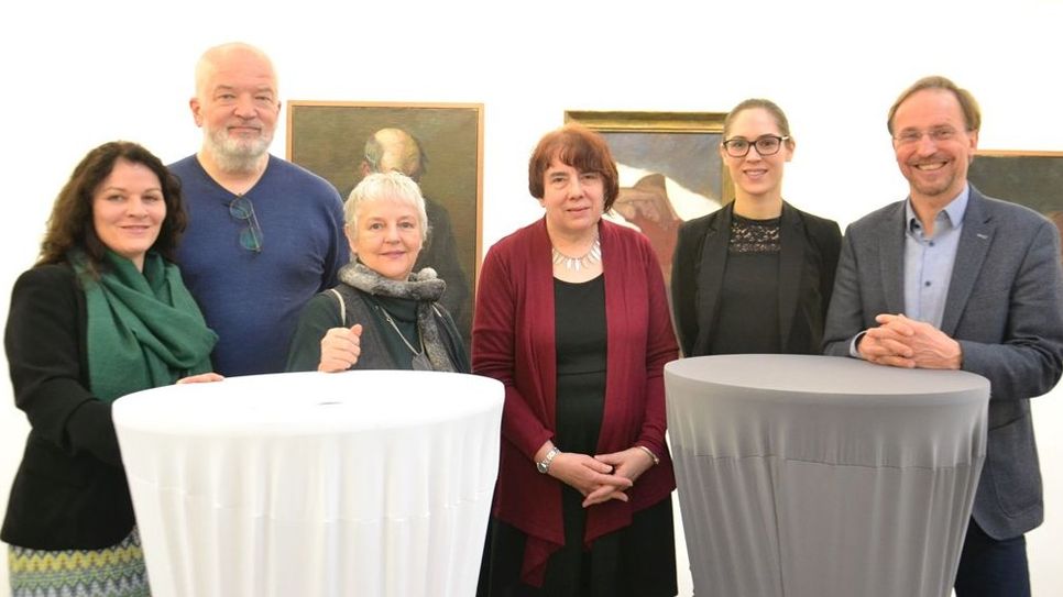 Beate Arnold, Jörg van den Berg, Berit Müller, Susanna Böhme-Netzel, Gesa Jürß und Matthias Jäger (von links) freuen sich auf die Ausstellungen.  Foto: ui