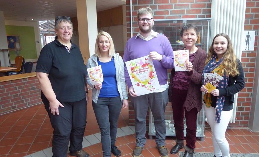 Inge Kerlinski, Linda Schinkel, Sören Lepszy, Helma Schröder und Melanie Czempik (v.li.) engagieren sich für das IGS-Äthiopienprojekt.  Foto: hc