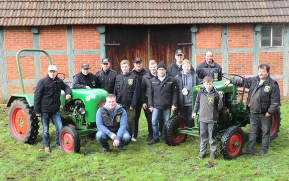 Die Oldtimerfreunde Langenhausen/Friedrichsdorf freuen sich auf viele Besucher. Foto: eb