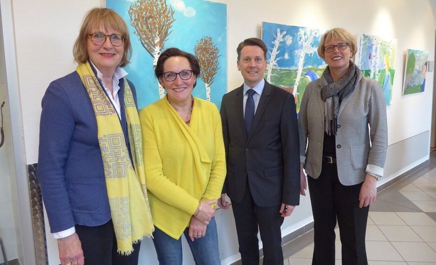 Gabi Tausendpfund, Hildegard Armerding, Thomas Eder und Birgit Asmann (v.li.) unterstützen das Projekt „JiM“.  Foto: hc