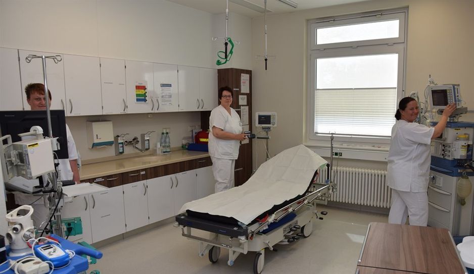 Sibilla Buchholz, Gudrun Meyer und Katrin Zekay sind in der zentralen Notaufnahme der OsteMed Klinik tätig. Foto: eb