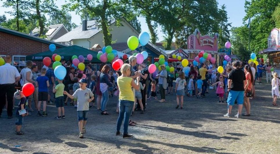 In Neuenkirchen wird es bunt, nicht nur beim Luftballonwettbewerb, sondern am gesamten Schützenfestwochenende warten tolle Stimmung und viele Highlights auf die Gäste und Schützen.  Foto: eb