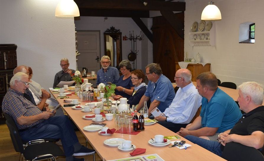 Die SPD Stadtratsfraktion zeigte sich stark beeindruckt vom Engagement des Fördervereins der Museumsanlage an der Bördestraße.  Foto: eb