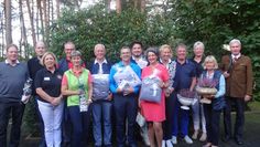 Foto oben: Die Preisträger/innen des Benefizgolfturniers sowie links außen Götz Siegert (Leiter „Jagdhorn Bläser Osterholz“), daneben Marion Schnibbe (Präsidentin Lions Club Worpswede), Thore Meyer (Präsident des Golfclubs) und Johanne Brinkmann (Vorsitzende Lions Förderverein). Foto: eb