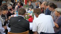 Am Donnerstagnachmittag versammelte sich ein Flashmob auf dem Marktplatz.  Foto: Jennifer Fabienne Kramer