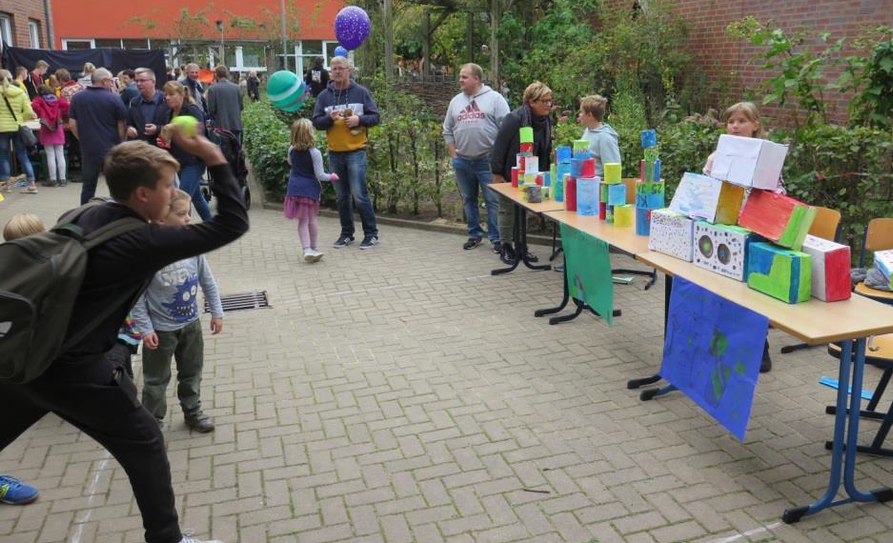 So feiert die KGS Hambergen: Zum 25-jährigen Jubiläum der Schule konnten alle gemeinsam einen bunten Tag verbringen.  Foto: eb