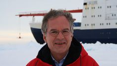 Als Leiter des Fachbereichs Klimawissenschaften am Allfred-Wegner-Institut begleitete Professor Dr. Pter Lemke schon zahlreiche Polarstern-Expeditionen in die Arktis, Antarktis und Äquator. Foto: eb