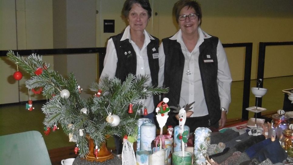 Zahlreiche Aussteller präsentierten eine breite Palette an weihnachtlichen Produkten. Foto: sla