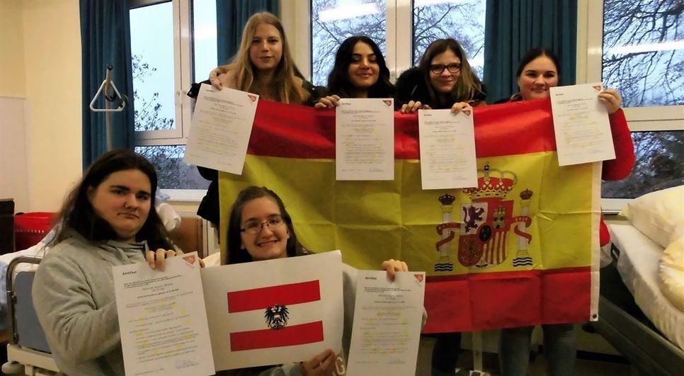 Frisch aus dem Ausland: Katharina Brandhorst, Basima Khairi Ali, Lotta Johannsen, Annalena Geißler (hinten), Cyra Esders und Isabelle Schmidt (vorne).  Foto: eb