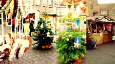 In Schwanewede bauen Händler im Dezember ihre Holzbuden auf. Karussell und Kinderpunsch warten auf die kleinen Besucher, während sich die großen auf Glühwein und Geschenkstände freuen. Foto: eb