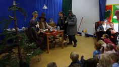 Überraschung an Heiligabend. Die Nachbarn Axel, Anna und Elsa bereiten Petterson und Findus das schönste Weihnachtsfest aller Zeiten.  Foto: khe