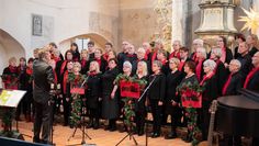 Weihnachtslieder aus aller Welt wurden dargeboten, in deutscher, englischer und lateinischer Sprache.  Foto: eb