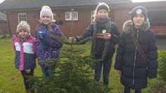 In kleinen Gruppen gingen die Kinder von Haus zu Haus und baten um eine Spende für die Kirchengemeinde in Lamstedt. Foto: dcl