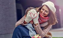 Der Valentinstag am 14. Februar ist die beste Gelegenheit, seinem oder seiner Liebsten das Wertvollste zu schenken, was man hat: gemeinsame Zeit. Foto: djd/www.urlaubsbox.com/shutterstock