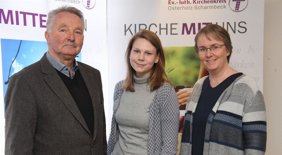 Eckhart Richter geht, Merle Garbade und Pastorin Birgit Spörl (rechts) kommen. Sie wollen aktiv den Strukturwandel in der Landeskirche in Hannover mitgestalten.  Foto: jm