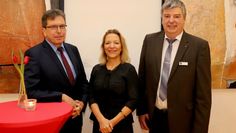 Der Vorstandsvorsitzende der Sparkasse Rotenburg Osterholz Ulrich Messerschmidt, Prof. Dr. Antje Boetius und Christoph Lübken, Präsident des Lions Club Osterholz