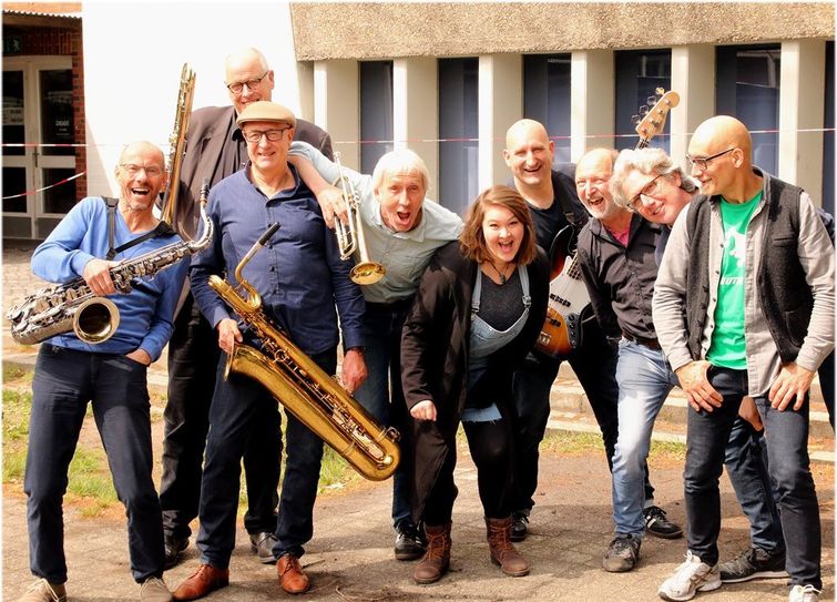 Sie versprechen einen heißen Start in einen musikalisch mitreißenden Abend: die Tuesbrassers aus Oldenburg.   Foto: eb