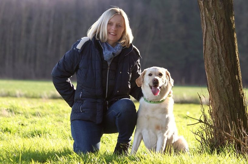 Seit November 2019 bietet Elke Gampe mit ihrer mobilen Hundeschule Einzeltraining an verschiedenen Orten, Trainingsspaziergänge für Gruppen und Kurse für Hundehalter*innen an.  Foto: eb