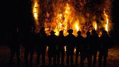 Am Osterwochenende dürfen in diesem Jahr wegen der Corona-Krise keine Osterfeuer stattfinden. Die Gemeinden können - wenn die Kontaktverbote wieder aufgehoben sind - neue Termine festlegen.  Foto: Adobe Stock