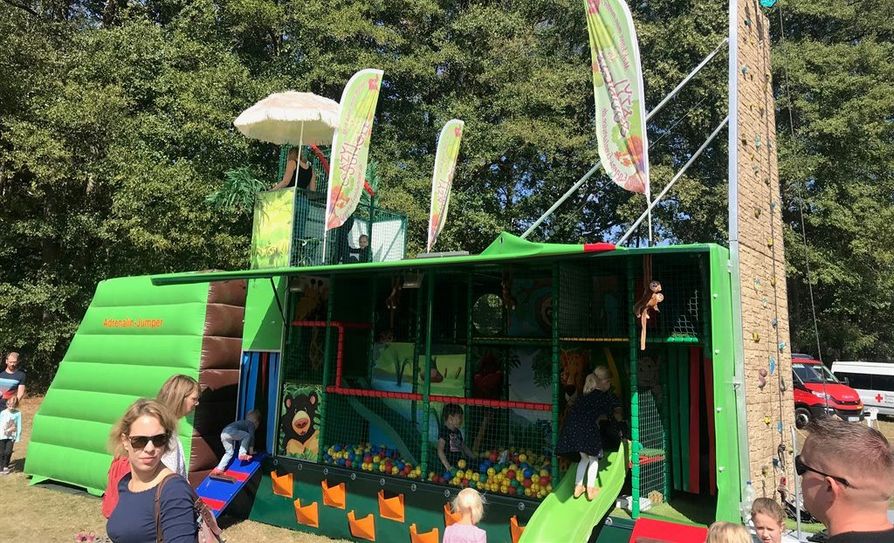 Tolle Attraktionen erwarten die Kinder im temporären Freizeitpark in Ritterhude.  Foto: eb