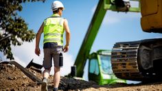 Bald allein auf der Baustelle? Baufirmen steuern auf einen verschärften Fachkräftemangel zu - wenn die Branche für Beschäftigte nicht attraktiver wird, warnt die IG BAU.  Foto: IG BAU