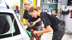 Dieter Poppe hat seinen Lackierbetrieb auf den neuesten Stand der  Technik gebracht.