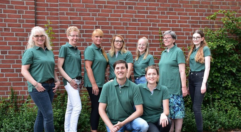 Das Team der Sonnen-Apotheke freut sich auf die Neueröffnung. Foto: Sonnen-Apotheke