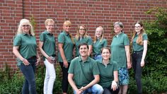 Das Team der Sonnen-Apotheke freut sich auf die Neueröffnung. Foto: Sonnen-Apotheke