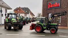 Eine Trecker-Kolonne zog am vergangenen Wochenende durch Bremervörde. Foto: rgp