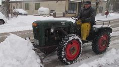 Großen Einsatz beim Schneeschippen zeigte der 80-jährige Wilhelm „Willem“ Mehrtens.  Foto: Klaus Sass