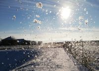 Schnee, Sonne, Spaß: Balsam für die Seele im Lockdown. Foto: lst