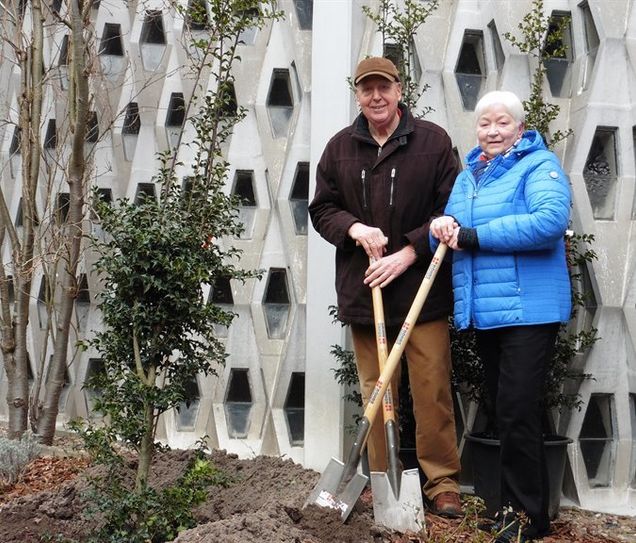 Uwe und Maike Bokelmann freuen sich, dieses Jahr Baumpaten sein zu können.  Foto: mf