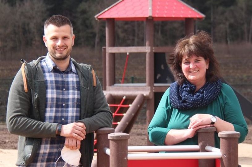 Henrik Tüllmann und Rita Hennings leiten die Kindertagesstätte Axstedt-Steden. Seit zwei Wochen ist der neue Standort in Holste in Betrieb.  Fotos: jm/eb