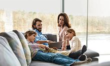 Eine Verbreitung von Krankheitserregern ist durch Komfort-Lüftungssysteme nahezu unmöglich. Diese arbeiten nämlich jederzeit mit unverbrauchter Außenluft, welche sie den Räumen gefiltert zuführen.
Foto: djd/Zehnder Group Deutschland