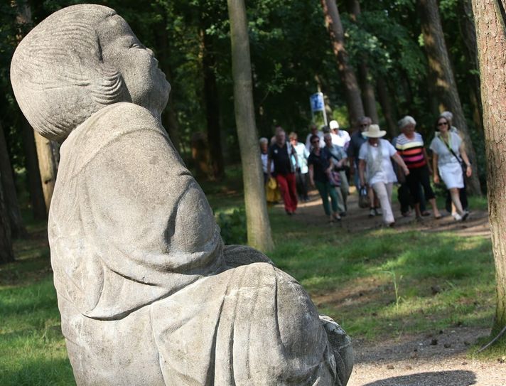 Endlich wieder öffentliche Führungen, da freut sich nicht nur der „Buddha“ in Worpwede.