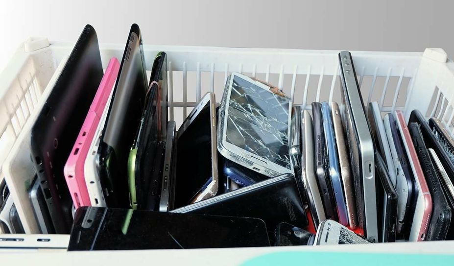 Daraus kann man noch etwas machen: Auch Smartphones bzw. die in ihnen verwendeten Materialen lassen sich recyclen.