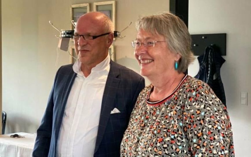 Thomas Hinkelmann wird von Gertrud Milthaler an der Spitze des Rotary Clubs Osterholz-Scharmbeck abgelöst.