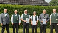 Bürgermeister Stefan Schwenke, 3. Vorsitzender Alfred Girschner, Reinhard Gieschen, Hildegard Schriefer, Uwe Stelljes und der 1. Vorsitzende Heino Wiechmann (v. li.)