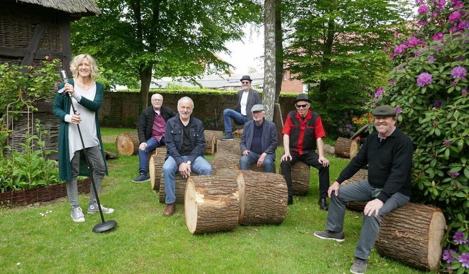 Die Blues-Band MustBBlues sah sich schon mal vorab auf dem Museumsgelände um.