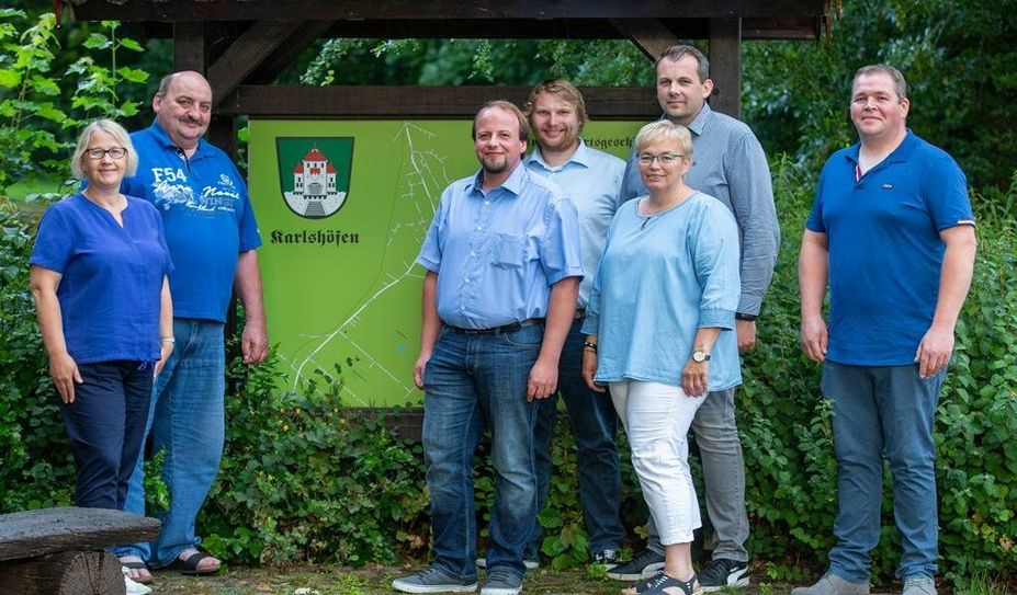 Die Mitglieder der UWG Christina Gieschen (v. li.), Klaus-Dieter Meyer, Heino Böttjer, Jan Luca Semken, Nicole Schlusenek, Stefan Heidschmidt und Torsten-Nils Scholz.