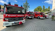 Mit sieben Fahrzeugen und 18 Einsatzkräften war die Feuerwehr am vergangenen Dienstag zum Lernhaus angerückt, nachdem mehrere Schüler:innen über Atembeschwerden geklagt und sich in ärztliche Behandlung begeben hatten. Foto: ffohz.de