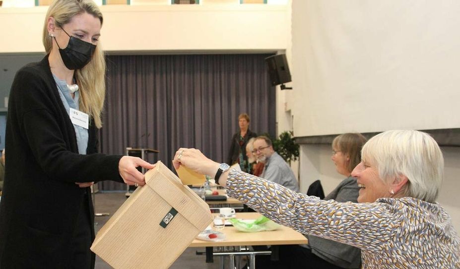 Der fünfköpfige Vorstand der Kirchenkreissynode wurde im Amt bestätigt. Foto: Roland Hofer