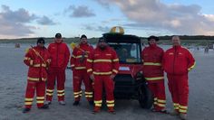 Die Wachgänger hatten beim Abbaden zahlreiche Badegäste am und im Wasser. V. l.: Thomas Lanz, Sören Wüstefeld, Matthias Reichelt, Hannes Blohm, Richard Stoisiek und Helge Wüstefeld. Fotos: uml