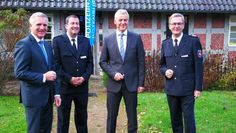 Polizeipräsident Thomas Ring (v. li.), Polizeidirektor Jörg Wesemann, Bürgermeister Torsten Oestmann, und Polizeivizepräsident Hans-Jürgen Felgentreu.