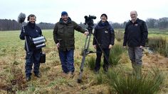 Landwirt Bernd Kück mit einem Fernseh-Team des NDR im Ganrrenburger Moor.