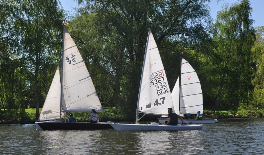 Wer Lust auf Segeln hat, ist beim Oste Yacht Club am Vörder See herzlich willkommen.