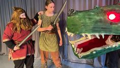 Das Theater Eskapade erzählt in seinem neuen Stück die Geschichte des Drachen Fafnir, bevor das Fabelwesen auf Siegfried traf. Foto: eb