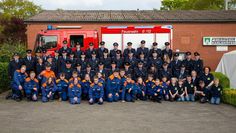 Die Mitglieder der Freiwilligen Feuerwehr Karlshöfen freuen sich, mit Gästen und Bürger:innen ihr Jubiläum zu feiern. Fotos: eb